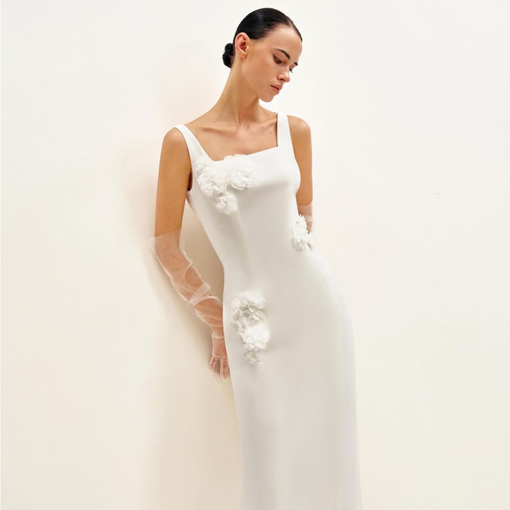 ✨NWT JW PEI White Sheath Dress 3D Floral Bridal Luxury Rosette Bride Wedding